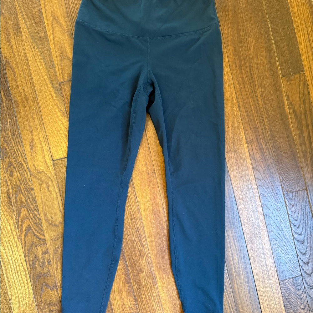 Women’s Yogalicious navy leggings